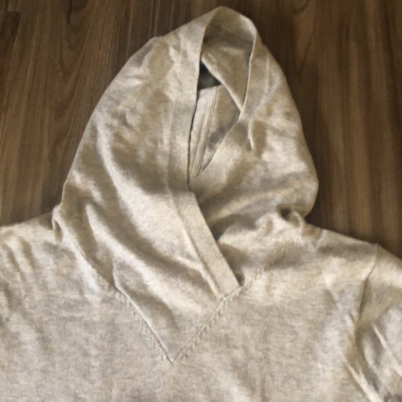 Gap hooded sweater - Picture 2 of 5